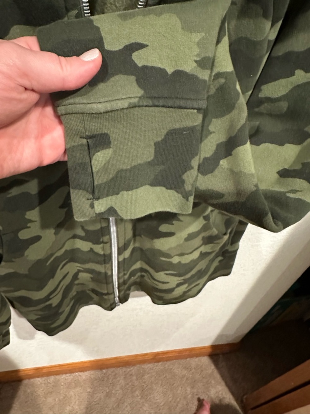 lululemon Women’s Green Camo Full-Zip Hoodie - Picture 5 of 6